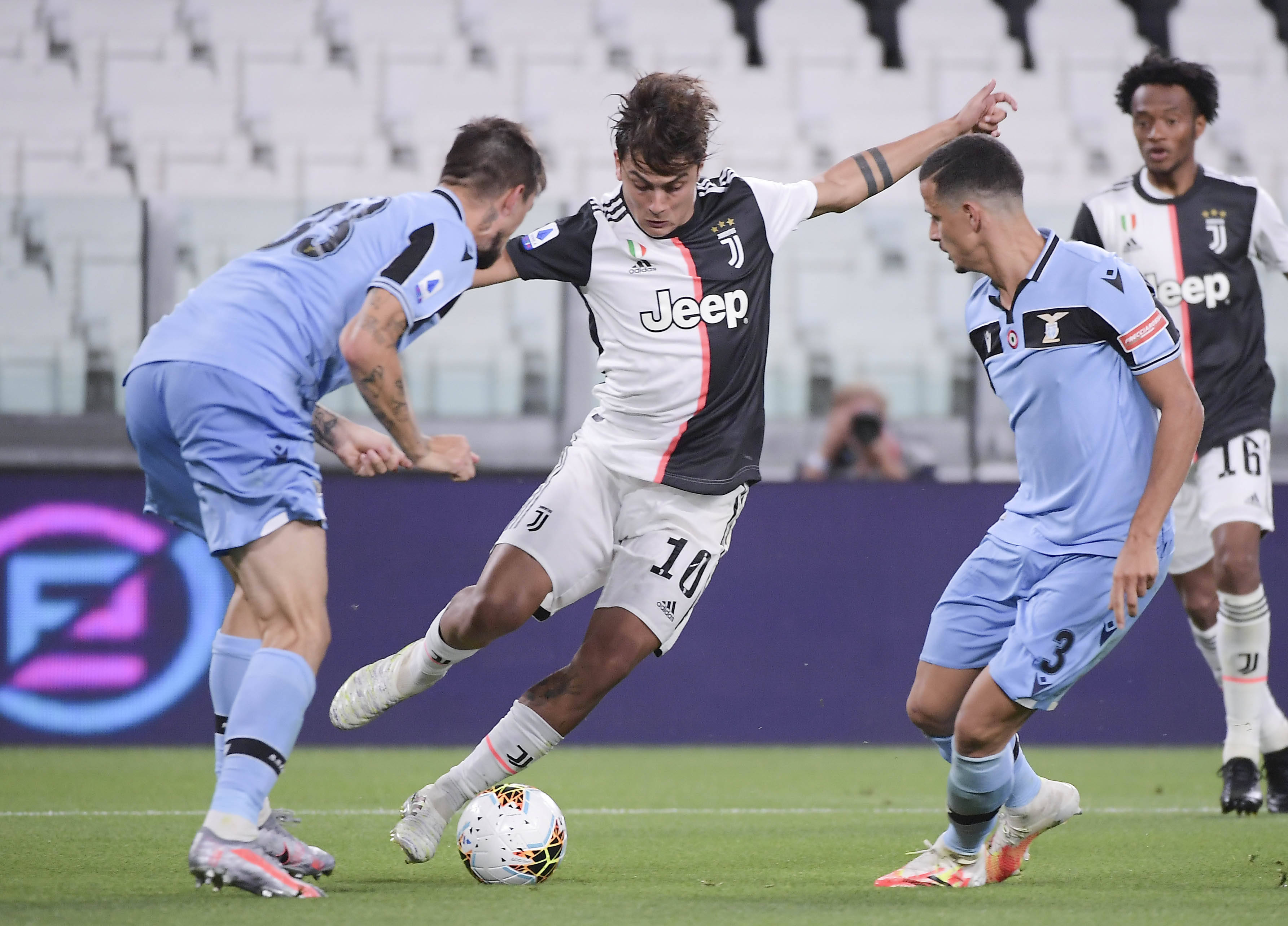 西甲：巴萨锋线爆发 3-0击败塞尔塔（西甲：巴萨火力全开 3-0完胜塞尔塔）