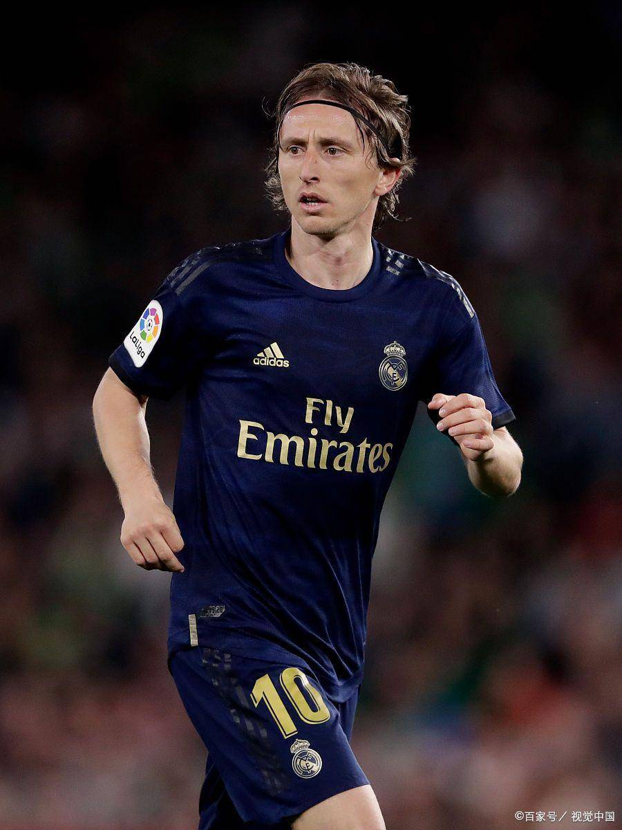 拜仁官方：门将诺伊尔在对阵美因茨比赛中右腿肌肉纤维撕裂（拜仁官宣：诺伊尔在对阵美因茨时右腿肌肉纤维撕裂）