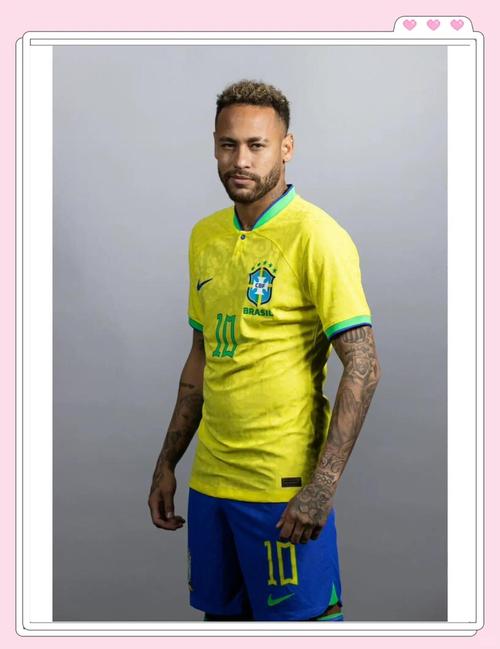 里维拉：10号位球员已经消失；莱奥非常出色应该让他安静踢球（里维拉：传统10号已成历史；莱奥天赋异禀，应让他安静踢球）