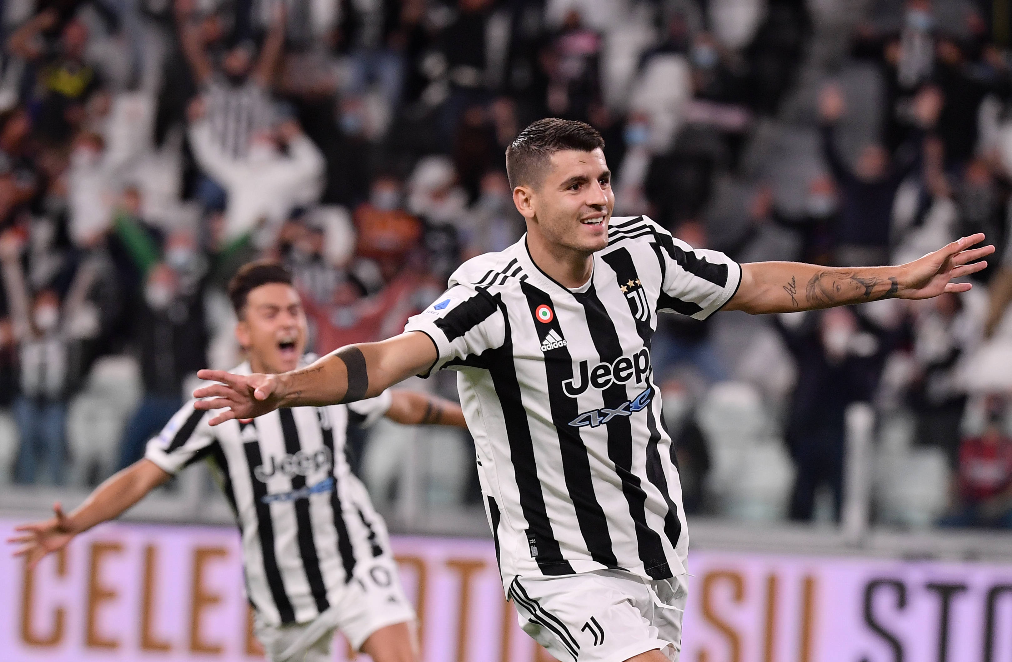 澳超官方10至11月最佳球员提名出炉：罗里、雷德梅恩在列（澳超官方公布10-11月最佳球员候选名单：罗里、雷德梅恩入选）