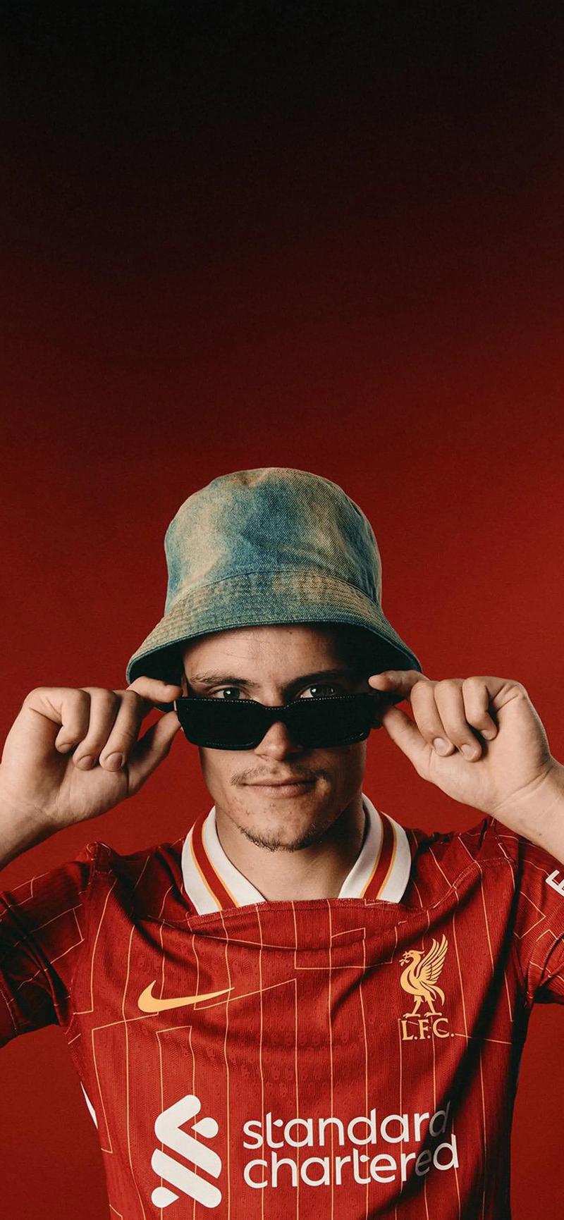 记者：蒋圣龙带330毫升肾脏积液征战半年多，刚完成手术（记者：蒋圣龙带330毫升肾积液征战半年多，手术刚刚完成）